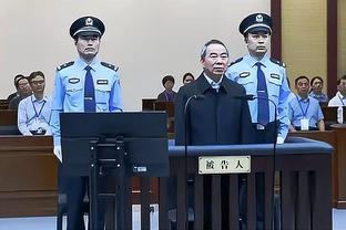 两位韩国籍裁判堪称教科书级别的吹罚和控场 值得CBA裁判学习